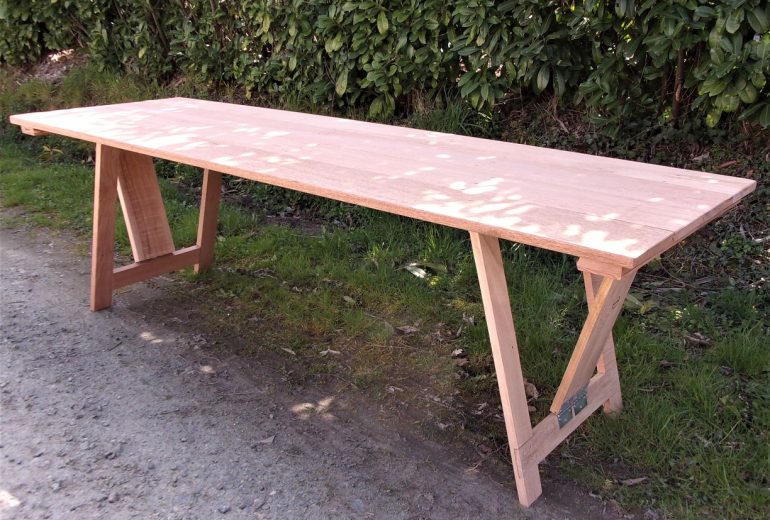 table pliante en bois de Moabi recyclé